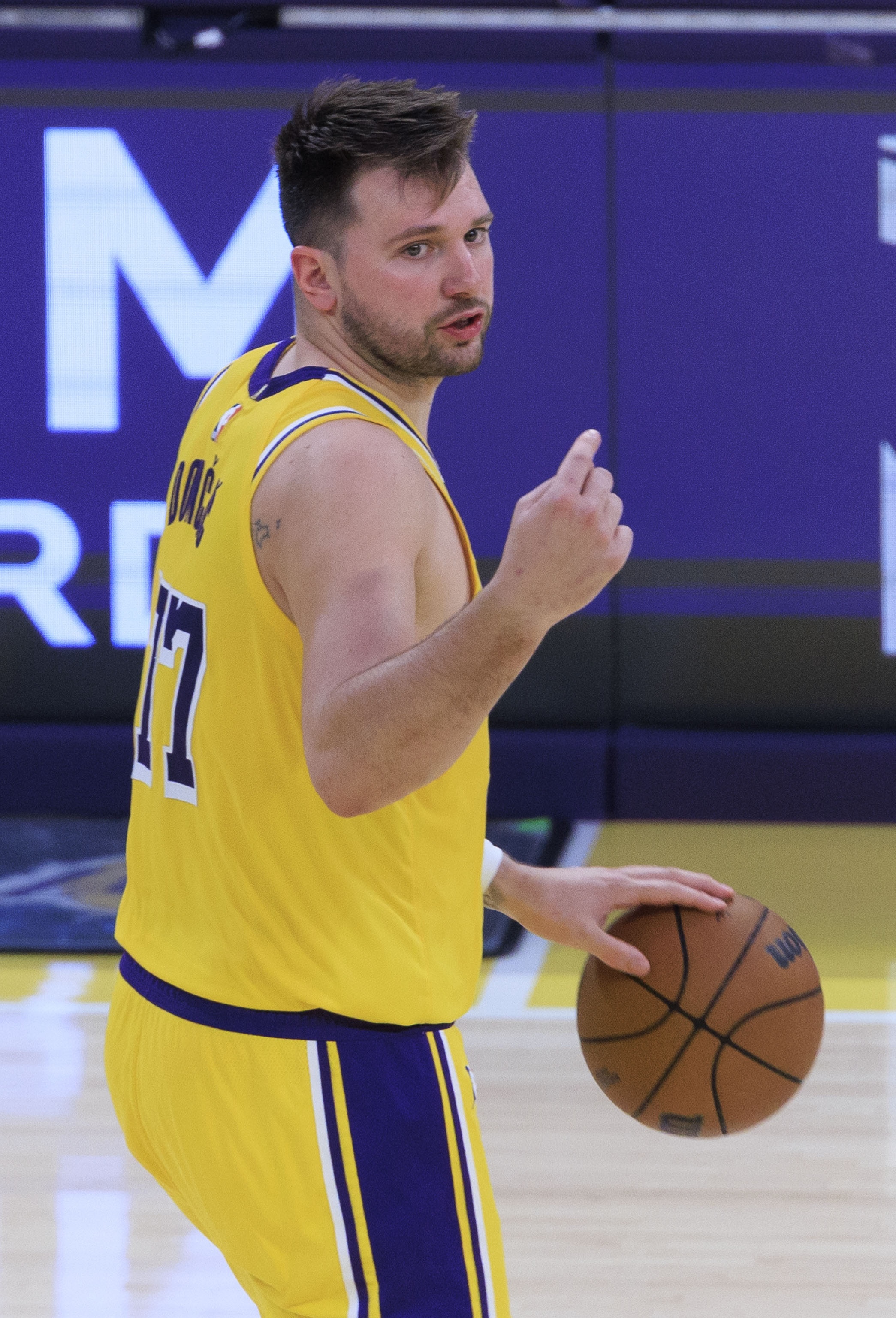 东契奇重返赛场，晋级下一阶段首场状态出色，切尔西观众沸腾！