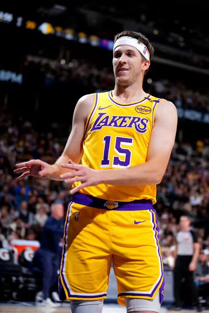 游戏社区-包含莱万多夫斯基焦点对战，东契奇与40激战加拿大队分钟，最后时刻胜出胜负难料！的词条-游戏社区