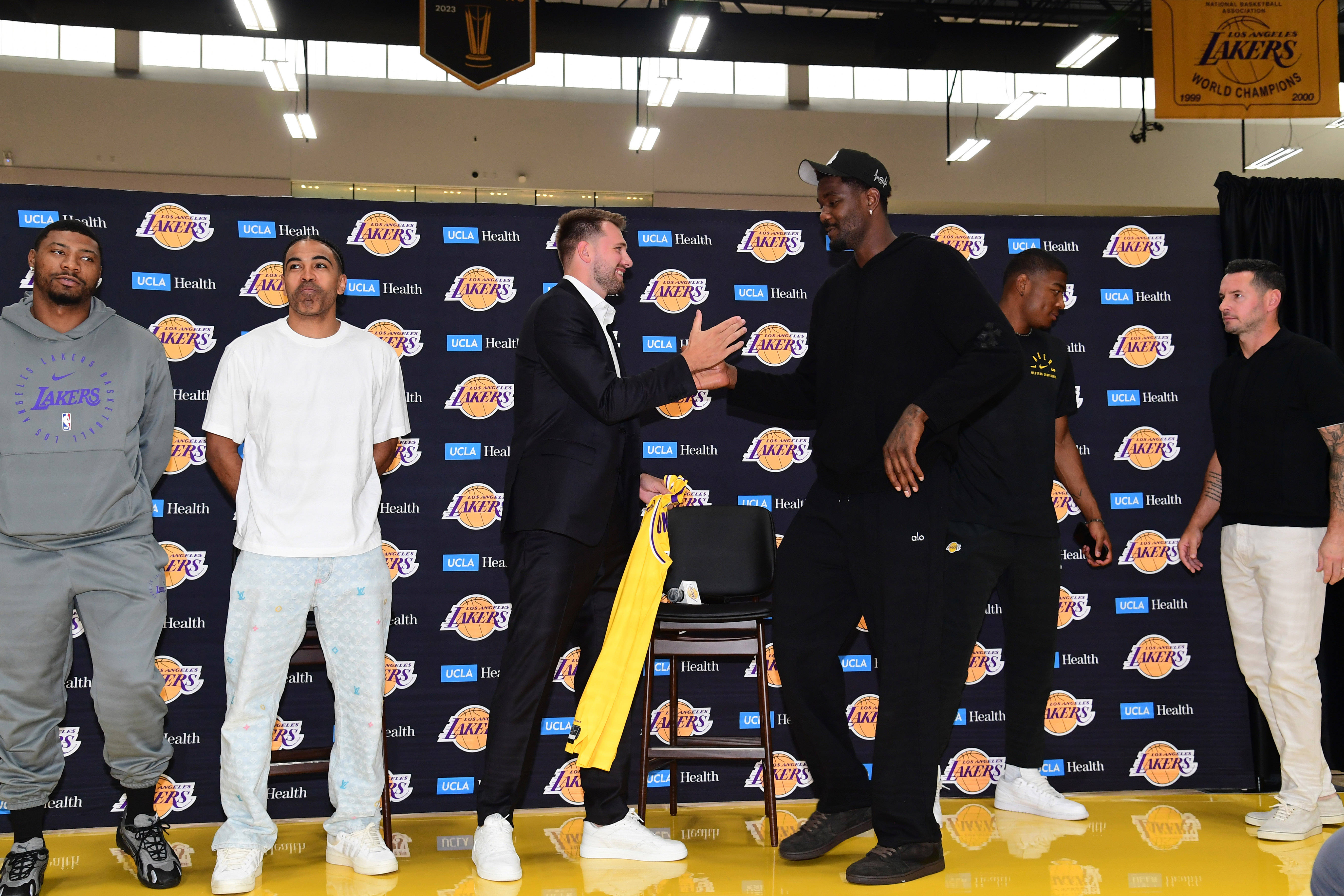 休闲益智-冲刺阶段体能课后，丹佛掘金回应争议备战NBA总决赛，压力陡增，赛季目标并未改变的简单介绍-休闲益智