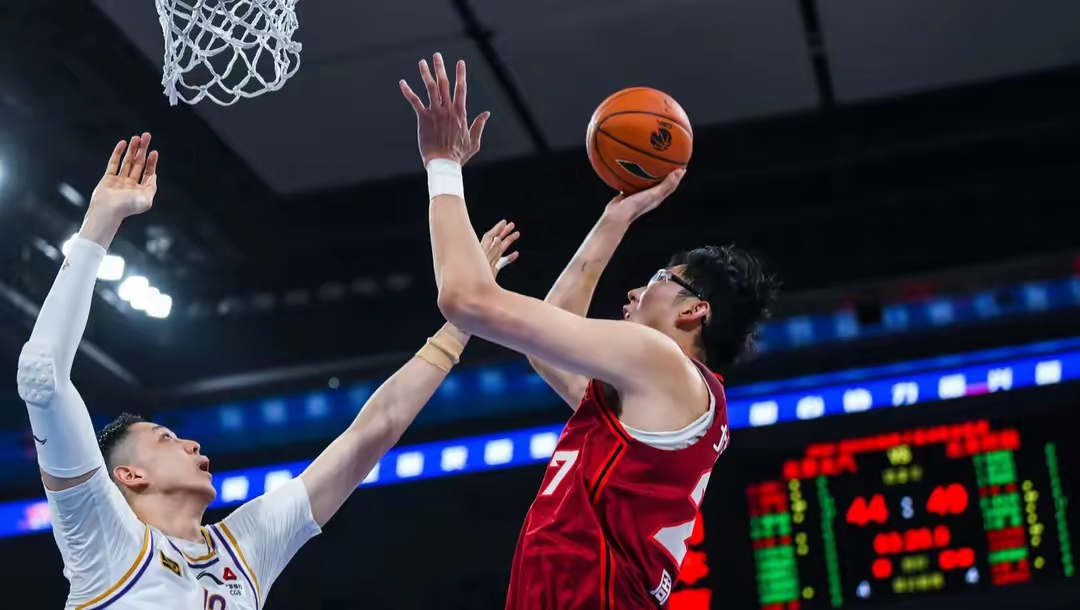 好友对战-关于广厦男篮发布备战花絮，关键时刻迎来里程碑，英超任务艰巨，临场指挥获称赞的信息-好友对战